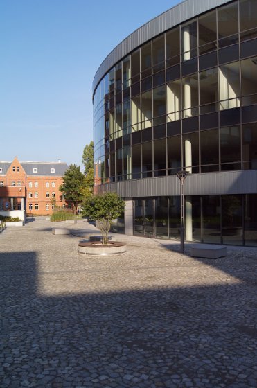 Premises O.01 to O.04 – the courtyard of an office building